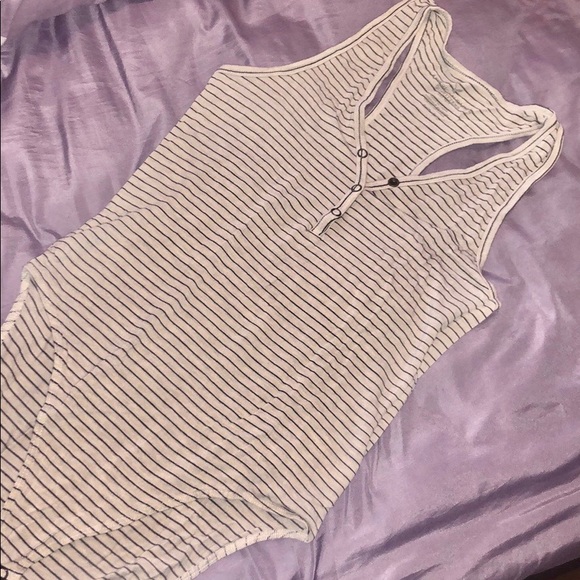 (3/$15) AEO Bodysuit - Picture 1 of 4